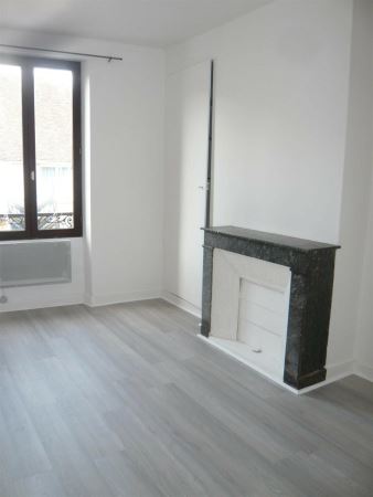 Appartement à louer - 1 pièce - 27 m2 - NANGIS - 77 - ILE-DE-FRANCE