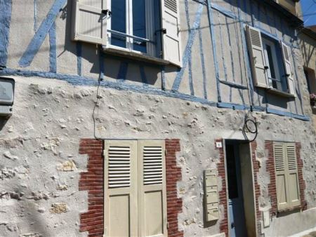Appartement à louer - 1 pièce - 14 m2 - PROVINS - 77 - ILE-DE-FRANCE