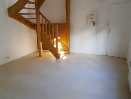 Appartement à louer - 2 pièces - 33 m2 - PROVINS - 77 - ILE-DE-FRANCE