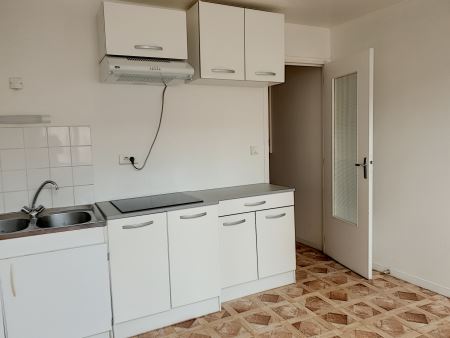 appartement à louer - 3 pièces - 66 m2 - PROVINS - 77 - ILE-DE-FRANCE