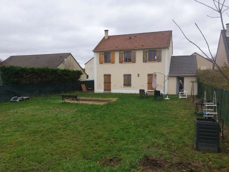 Maison à louer - 4 pièces - 121 m2 - NANGIS - 77 - ILE-DE-FRANCE