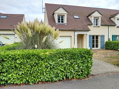 Maison à louer - 4 pièces - 100 m2 - PROVINS - 77 - ILE-DE-FRANCE