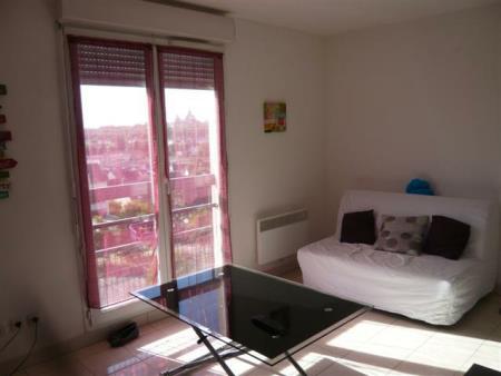 appartement à louer - 2 pièces - 40 m2 - PROVINS - 77 - ILE-DE-FRANCE