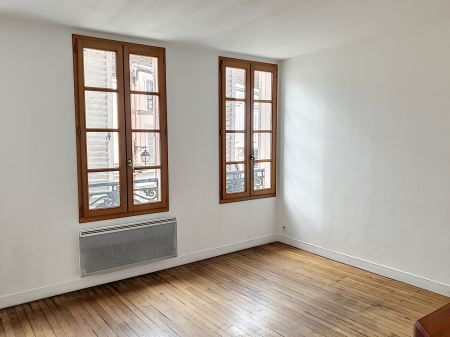 appartement à louer - 2 pièces - 50 m2 - PROVINS - 77 - ILE-DE-FRANCE