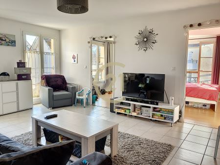 appartement à louer - 3 pièces - 61 m2 - PROVINS - 77 - ILE-DE-FRANCE