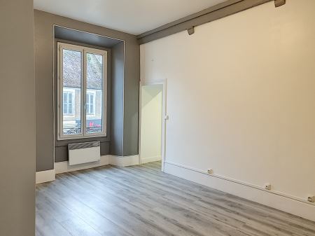appartement à louer - 3 pièces - 75 m2 - NANGIS - 77 - ILE-DE-FRANCE