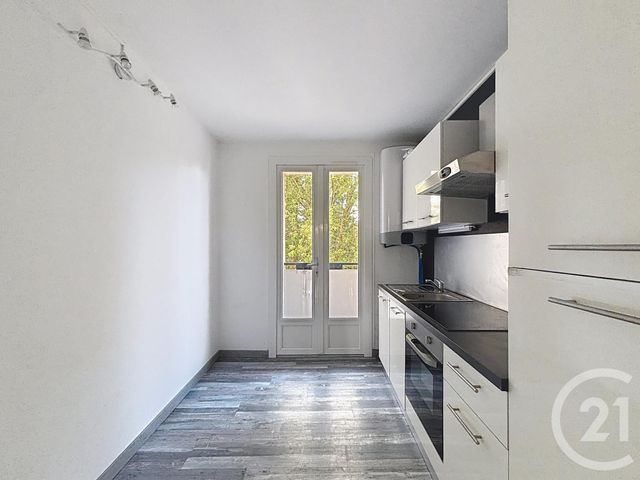 Appartement F3 à louer - 3 pièces - 58.54 m2 - PROVINS - 77 - ILE-DE-FRANCE - Century 21 Martinot Immobilier