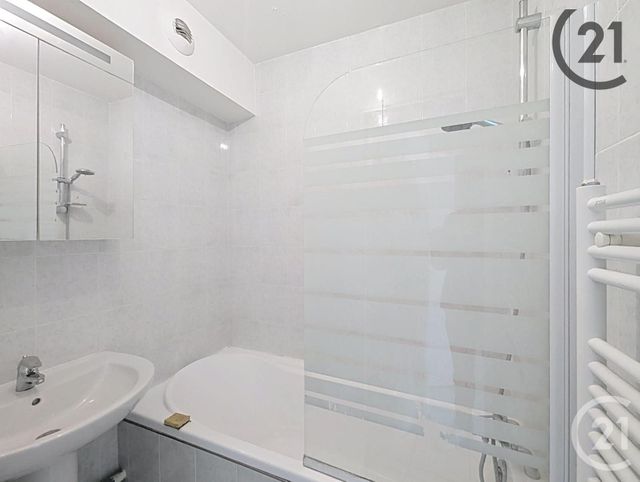 Appartement F3 à vendre - 3 pièces - 68.0 m2 - PROVINS - 77 - ILE-DE-FRANCE - Century 21 Martinot Immobilier