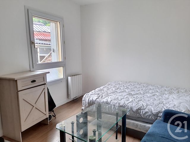 Afficher la photo en grand Appartement F1 à louer - 1 pièce - 27.29 m2 - MONTEREAU FAULT YONNE - 77 - ILE-DE-FRANCE - Century 21 Martinot Immobilier