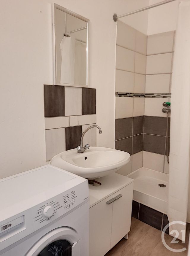 Afficher la photo en grand Appartement F1 à louer - 1 pièce - 27.29 m2 - MONTEREAU FAULT YONNE - 77 - ILE-DE-FRANCE - Century 21 Martinot Immobilier