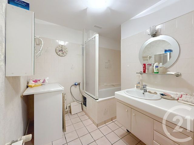 Appartement F3 à vendre - 3 pièces - 82.52 m2 - PROVINS - 77 - ILE-DE-FRANCE - Century 21 Martinot Immobilier