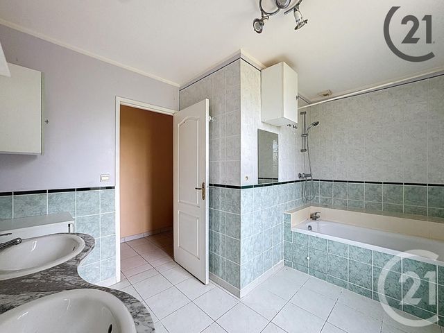 maison à vendre - 5 pièces - 114.5 m2 - LOUAN VILLEGRUIS FONTAINE - 77 - ILE-DE-FRANCE - Century 21 Martinot Immobilier