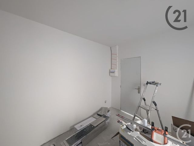 Afficher la photo en grand Appartement F1 à vendre - 1 pièce - 14.5 m2 - PROVINS - 77 - ILE-DE-FRANCE - Century 21 Martinot Immobilier