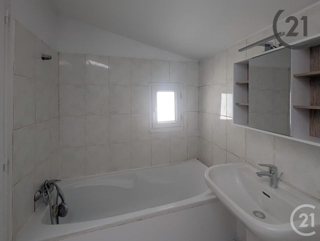 Appartement F2 à vendre - 2 pièces - 48.6 m2 - PROVINS - 77 - ILE-DE-FRANCE - Century 21 Martinot Immobilier