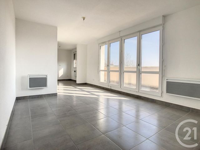 Appartement F2 à louer - 2 pièces - 49.6 m2 - PROVINS - 77 - ILE-DE-FRANCE - Century 21 Martinot Immobilier