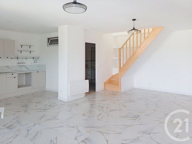 Appartement F3 à louer - 3 pièces - 86.51 m2 - ROUILLY - 77 - ILE-DE-FRANCE - Century 21 Martinot Immobilier