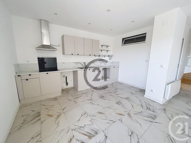 Appartement F3 à louer - 3 pièces - 86.51 m2 - ROUILLY - 77 - ILE-DE-FRANCE - Century 21 Martinot Immobilier