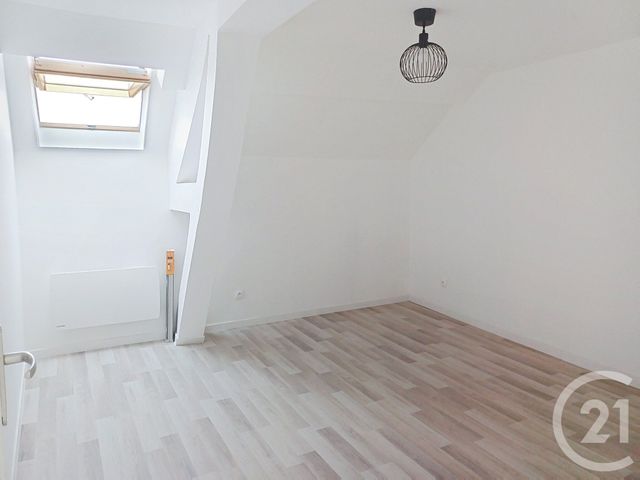 Appartement F3 à louer - 3 pièces - 86.51 m2 - ROUILLY - 77 - ILE-DE-FRANCE - Century 21 Martinot Immobilier