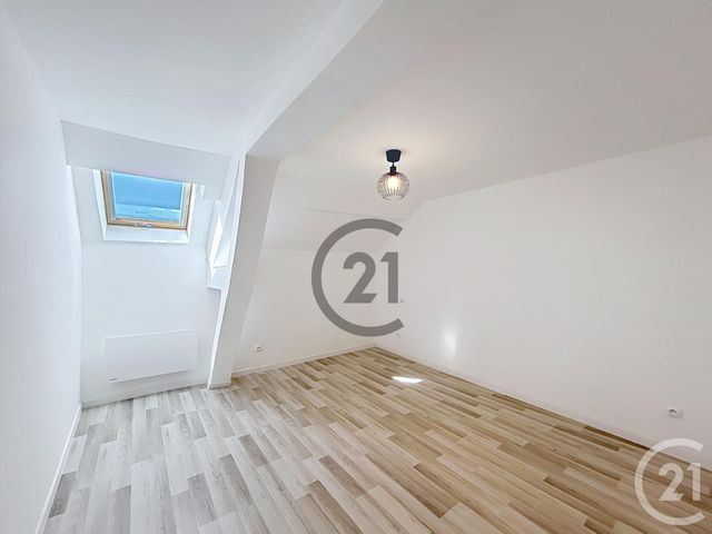 Appartement F3 à louer - 3 pièces - 86.51 m2 - ROUILLY - 77 - ILE-DE-FRANCE - Century 21 Martinot Immobilier
