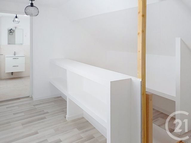 Appartement F3 à louer - 3 pièces - 86.51 m2 - ROUILLY - 77 - ILE-DE-FRANCE - Century 21 Martinot Immobilier