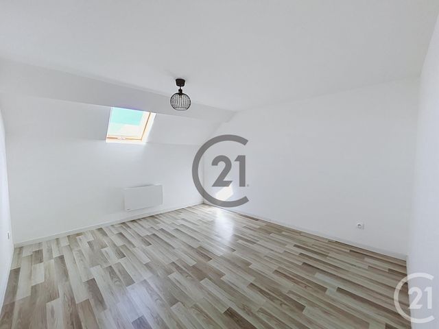Appartement F3 à louer - 3 pièces - 86.51 m2 - ROUILLY - 77 - ILE-DE-FRANCE - Century 21 Martinot Immobilier