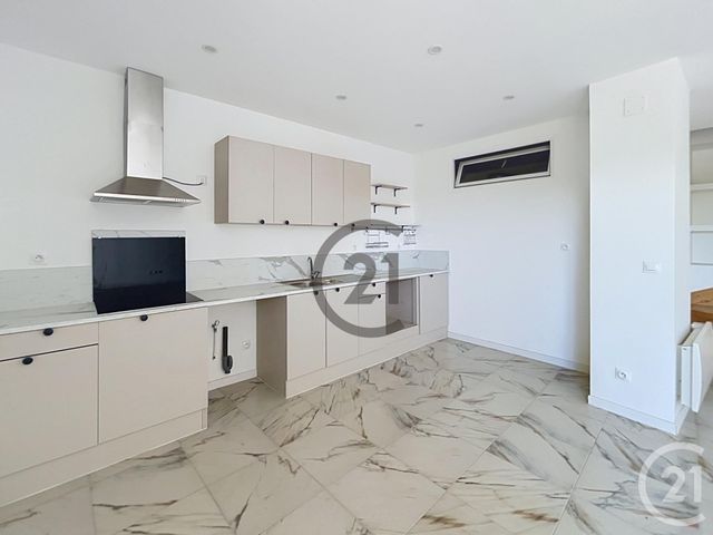 Appartement F3 à louer - 3 pièces - 86.51 m2 - ROUILLY - 77 - ILE-DE-FRANCE - Century 21 Martinot Immobilier