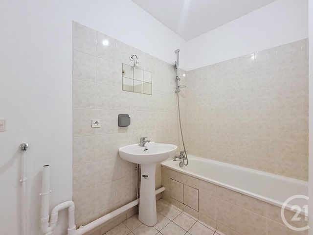 Appartement F2 à vendre - 2 pièces - 37.39 m2 - PROVINS - 77 - ILE-DE-FRANCE - Century 21 Martinot Immobilier