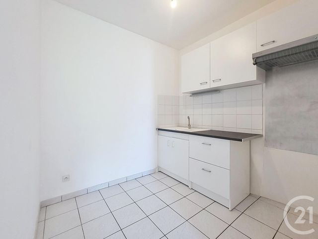 Appartement F2 à vendre - 2 pièces - 37.39 m2 - PROVINS - 77 - ILE-DE-FRANCE - Century 21 Martinot Immobilier