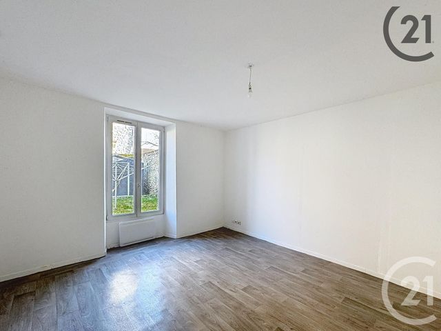 Appartement F1 à louer - 1 pièce - 32.8 m2 - PROVINS - 77 - ILE-DE-FRANCE - Century 21 Martinot Immobilier