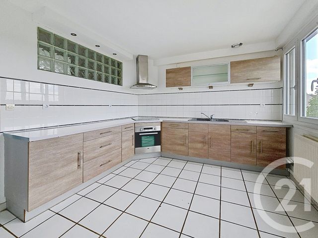 Appartement F4 à vendre - 4 pièces - 79.33 m2 - PROVINS - 77 - ILE-DE-FRANCE - Century 21 Martinot Immobilier