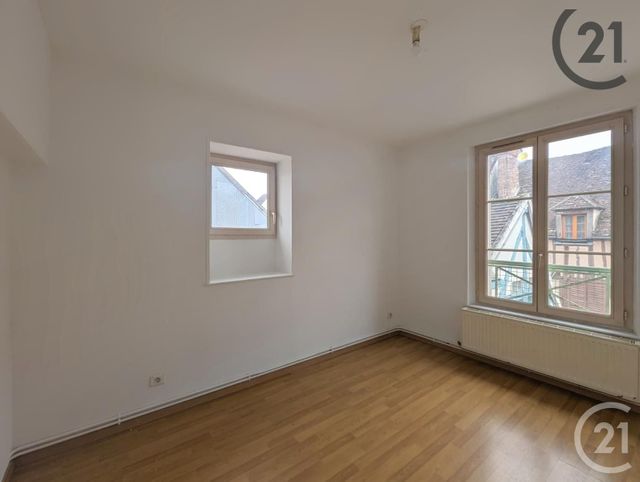 Appartement F4 à vendre - 4 pièces - 82.8 m2 - PROVINS - 77 - ILE-DE-FRANCE - Century 21 Martinot Immobilier