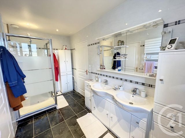 Appartement F6 à vendre - 6 pièces - 194.88 m2 - PROVINS - 77 - ILE-DE-FRANCE - Century 21 Martinot Immobilier