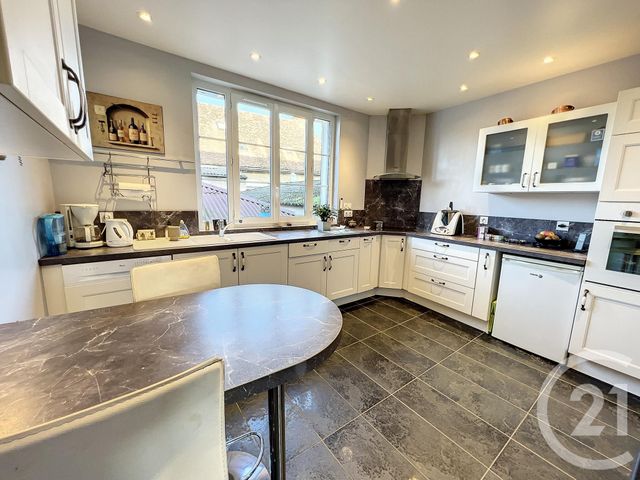 Appartement F6 à vendre - 6 pièces - 194.88 m2 - PROVINS - 77 - ILE-DE-FRANCE - Century 21 Martinot Immobilier