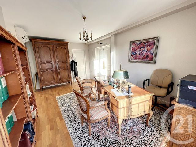 Appartement F6 à vendre - 6 pièces - 194.88 m2 - PROVINS - 77 - ILE-DE-FRANCE - Century 21 Martinot Immobilier