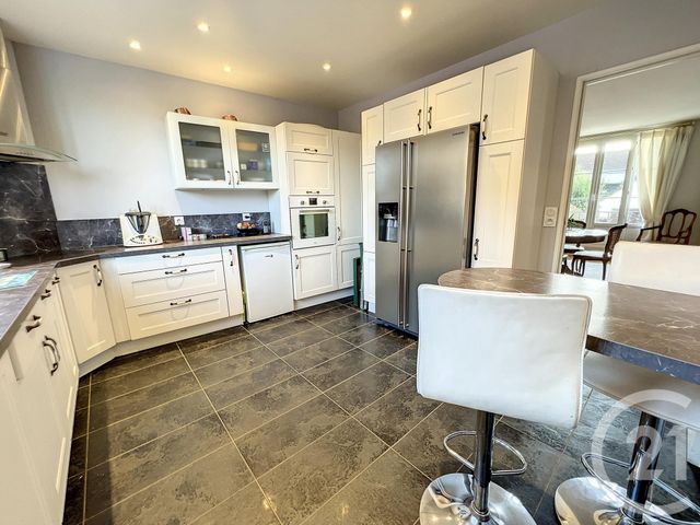 Appartement F6 à vendre - 6 pièces - 194.88 m2 - PROVINS - 77 - ILE-DE-FRANCE - Century 21 Martinot Immobilier