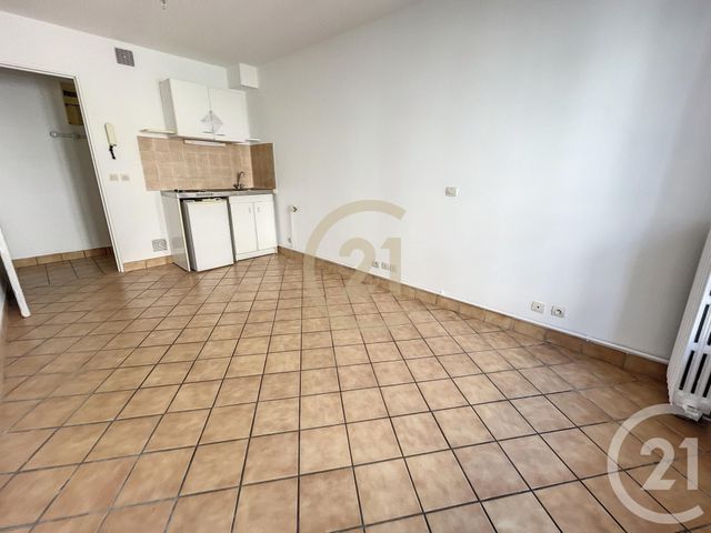 Appartement F1 à louer - 1 pièce - 19.25 m2 - PROVINS - 77 - ILE-DE-FRANCE - Century 21 Martinot Immobilier