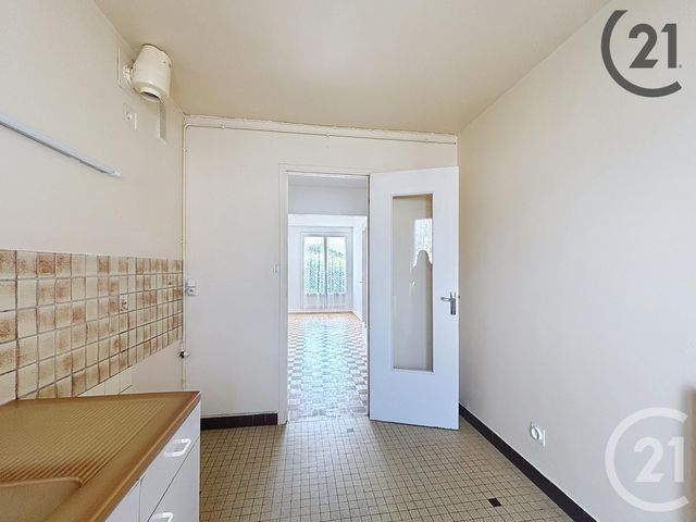 Appartement F3 à vendre - 3 pièces - 59.61 m2 - PROVINS - 77 - ILE-DE-FRANCE - Century 21 Martinot Immobilier