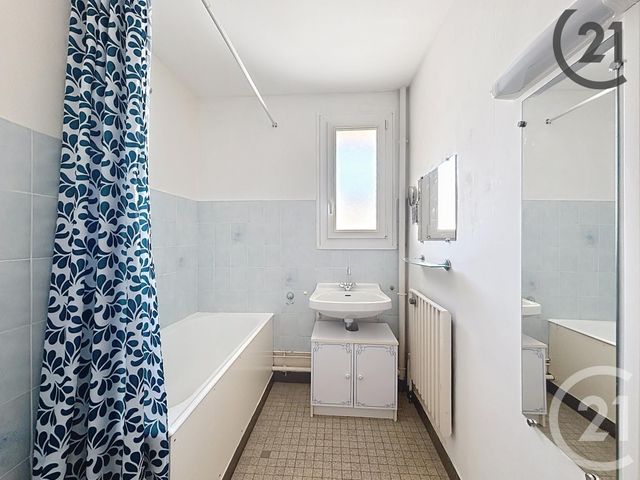 Appartement F3 à vendre - 3 pièces - 59.61 m2 - PROVINS - 77 - ILE-DE-FRANCE - Century 21 Martinot Immobilier