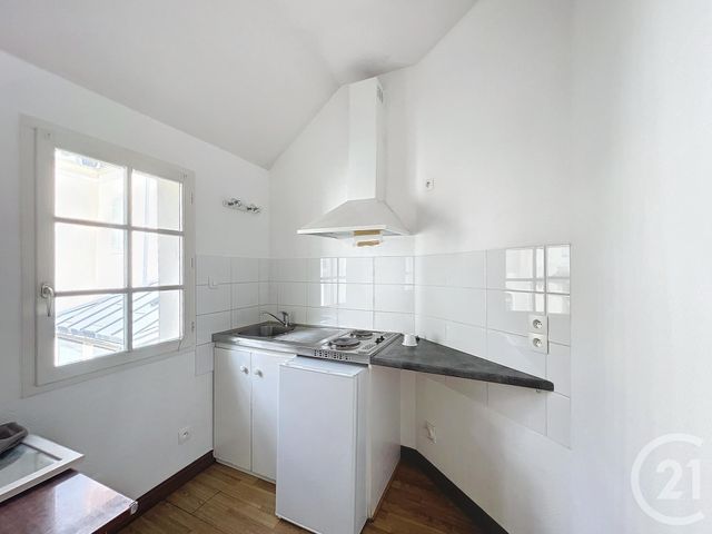 Appartement F1 à louer - 1 pièce - 36.96 m2 - PROVINS - 77 - ILE-DE-FRANCE - Century 21 Martinot Immobilier