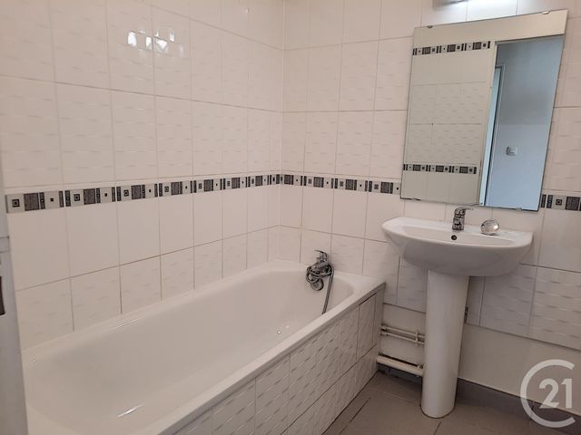 Appartement F2 à louer - 2 pièces - 41.63 m2 - PROVINS - 77 - ILE-DE-FRANCE - Century 21 Martinot Immobilier