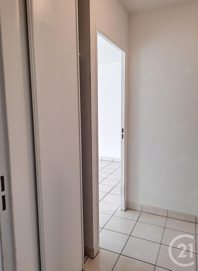 Appartement F2 à louer - 2 pièces - 41.63 m2 - PROVINS - 77 - ILE-DE-FRANCE - Century 21 Martinot Immobilier