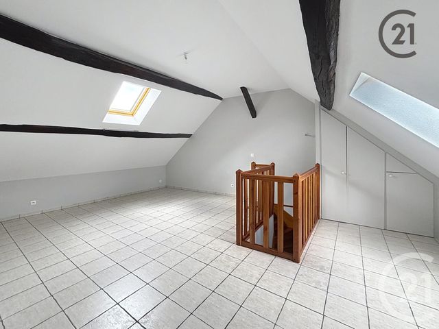 Appartement T4 à louer - 4 pièces - 71.14 m2 - PROVINS - 77 - ILE-DE-FRANCE - Century 21 Martinot Immobilier