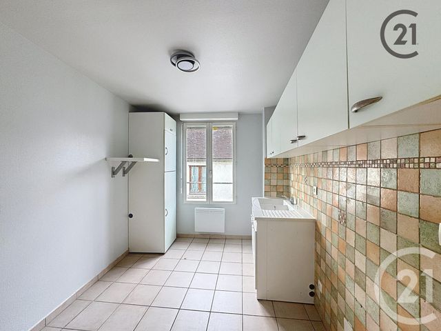 Appartement T4 à louer - 4 pièces - 71.14 m2 - PROVINS - 77 - ILE-DE-FRANCE - Century 21 Martinot Immobilier
