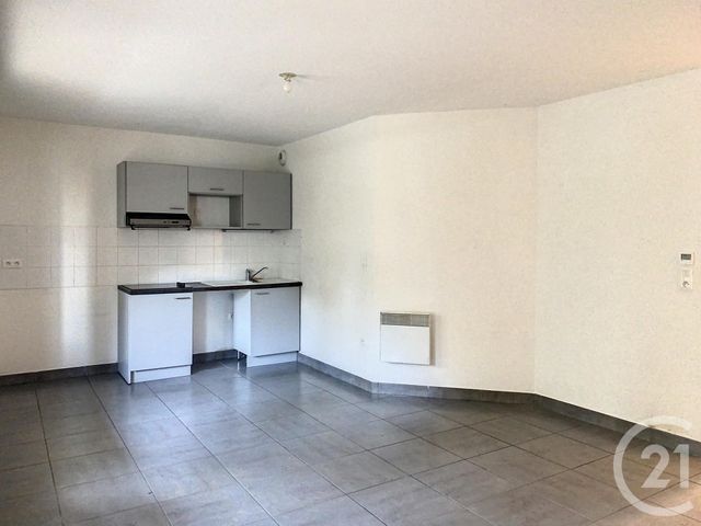 Appartement F3 à louer - 3 pièces - 56.14 m2 - PROVINS - 77 - ILE-DE-FRANCE - Century 21 Martinot Immobilier