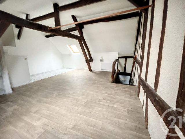 Appartement F1 à louer - 1 pièce - 24.61 m2 - PROVINS - 77 - ILE-DE-FRANCE - Century 21 Martinot Immobilier