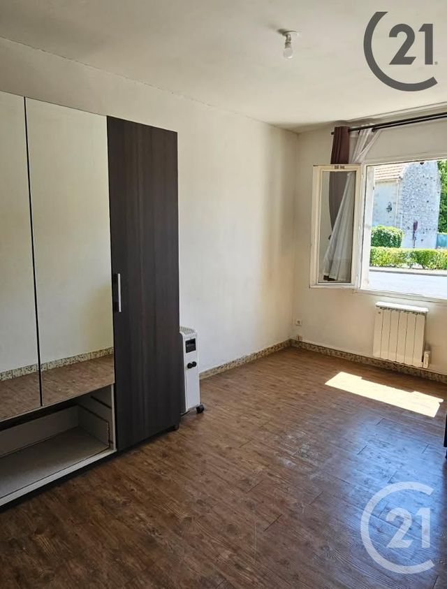 Afficher la photo en grand immeuble à vendre - 82.0 m2 - LONGUEVILLE - 77 - ILE-DE-FRANCE - Century 21 Martinot Immobilier