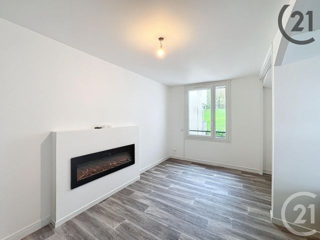 Afficher la photo en grand Appartement F5 à louer - 5 pièces - 89.68 m2 - PROVINS - 77 - ILE-DE-FRANCE - Century 21 Martinot Immobilier