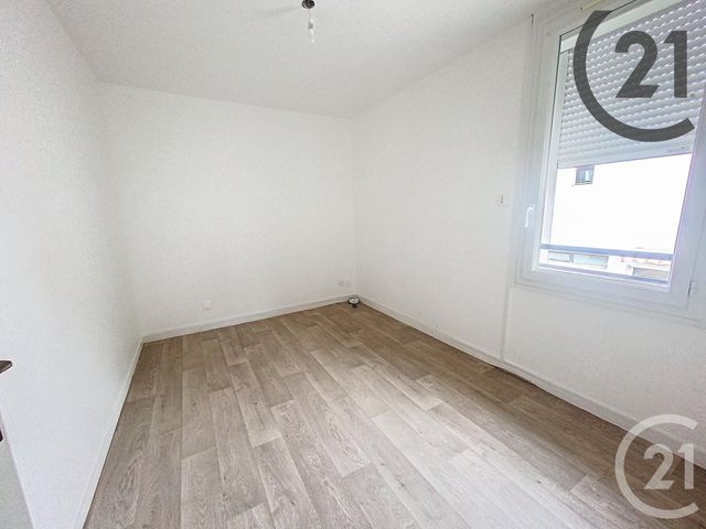 Afficher la photo en grand Appartement F5 à louer - 5 pièces - 89.68 m2 - PROVINS - 77 - ILE-DE-FRANCE - Century 21 Martinot Immobilier