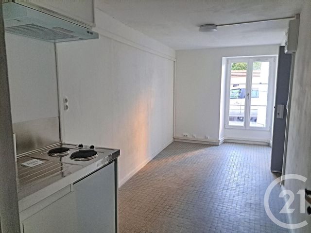 Appartement F1 à louer - 1 pièce - 14.69 m2 - PROVINS - 77 - ILE-DE-FRANCE - Century 21 Martinot Immobilier