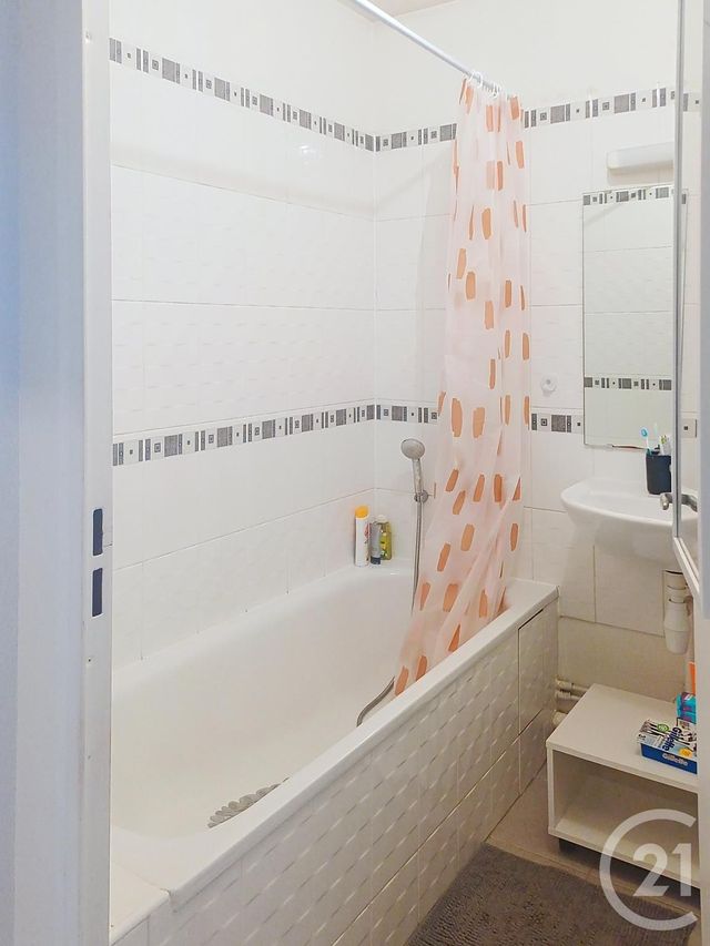 Appartement F2 à louer - 2 pièces - 42.17 m2 - PROVINS - 77 - ILE-DE-FRANCE - Century 21 Martinot Immobilier